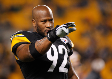 PITTSBURGH, PA - DECEMBER 28: James Harrison #92 of the Pittsburgh Steelers warms up prior to the game against the Cincinnati Bengals at Heinz Field on December 28, 2014 in Pittsburgh, Pennsylvania. (Photo by Justin K. Aller/Getty Images)